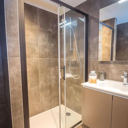 Apartment Moderne Avec Balcon Et Parking A - Fr-1-343-220 *