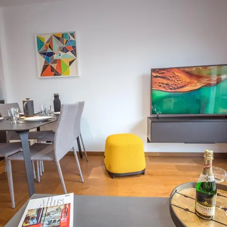 Moderne Avec Balcon Et Parking A - Fr-1-343-220 Chamonix